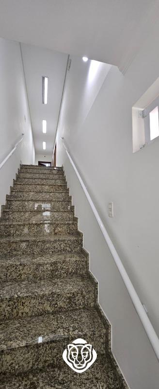 Escada de acesso cobertura 