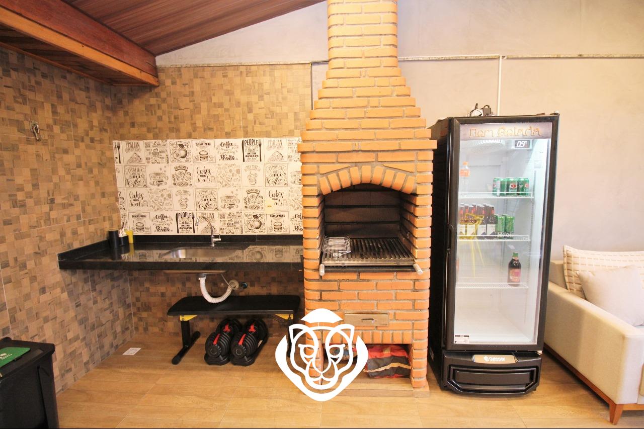 Cobertura com churrasqueira 