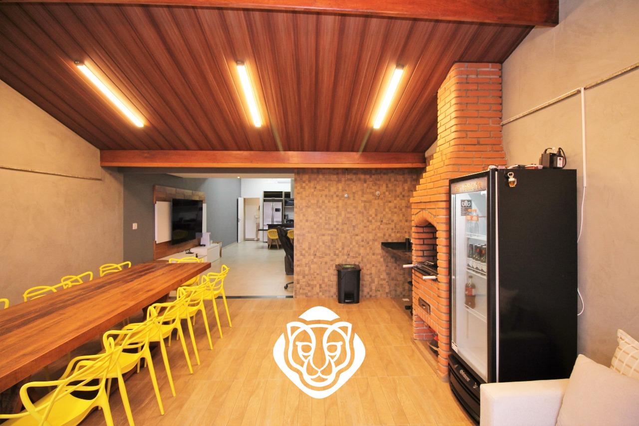 Cobertura com churrasqueira 