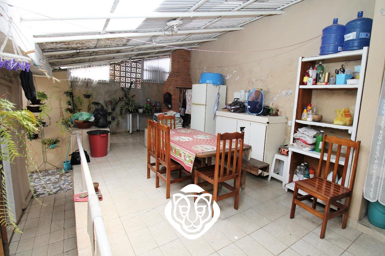 Quintal com churrasqueira - casa I