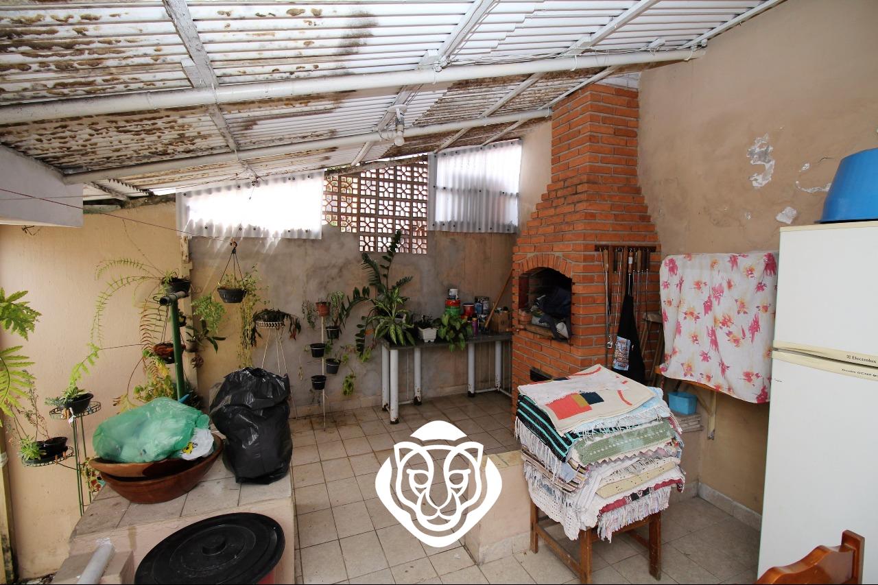 Quintal com churrasqueira - casa I