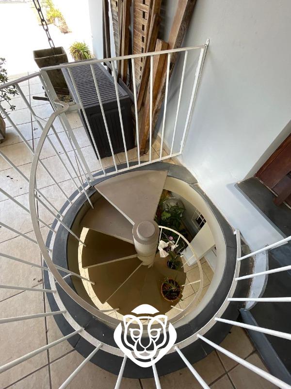 Escada de Acesso a Garagem