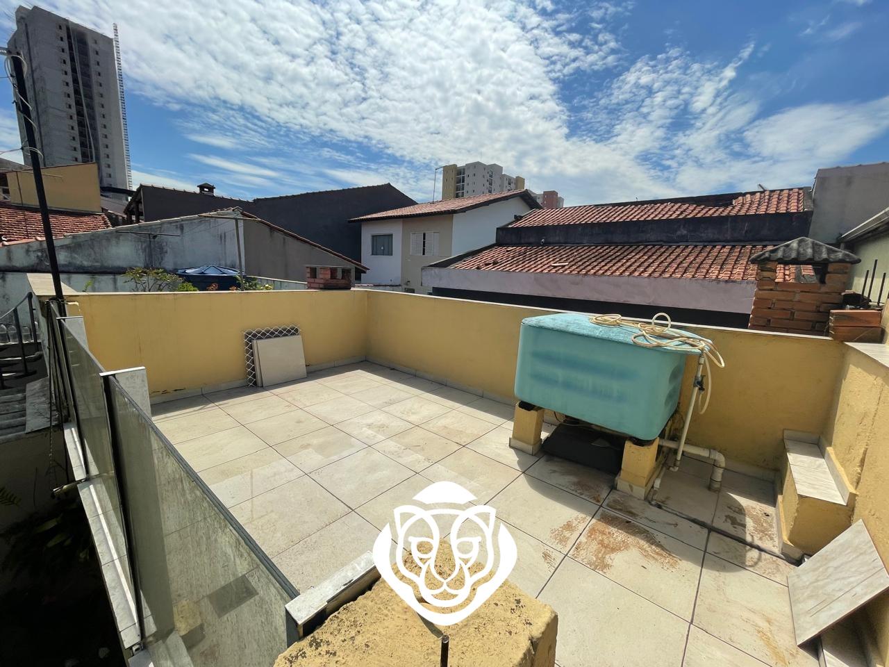 Área superior da edícula