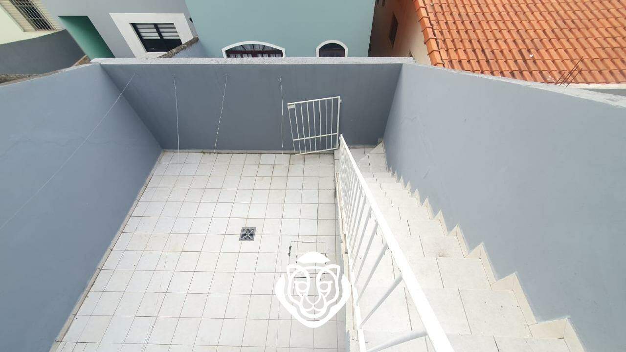 Escada de acesso a Área de serviço