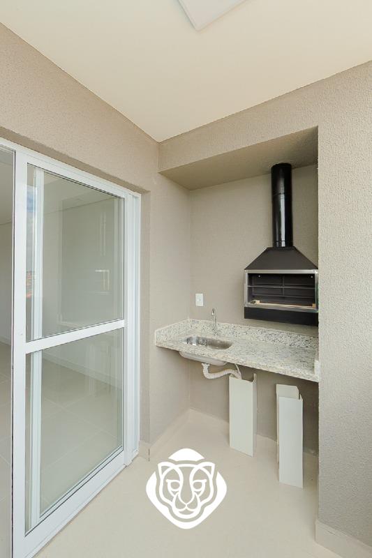 Varanda com churrasqueira