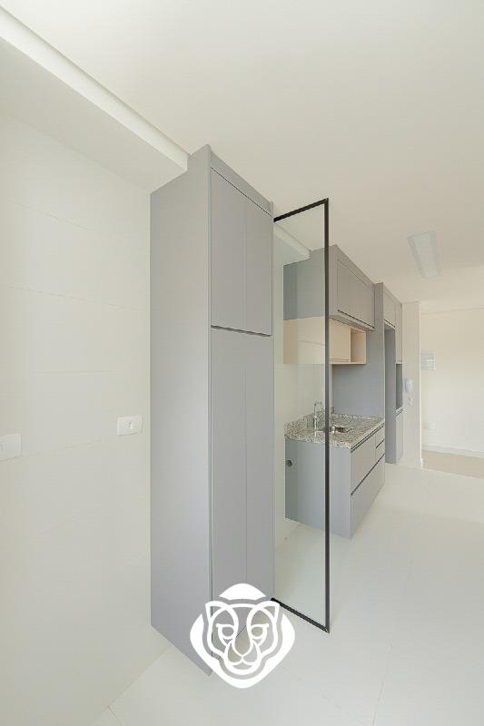 Área de serviço e cozinha