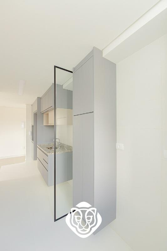 Área de serviço e cozinha