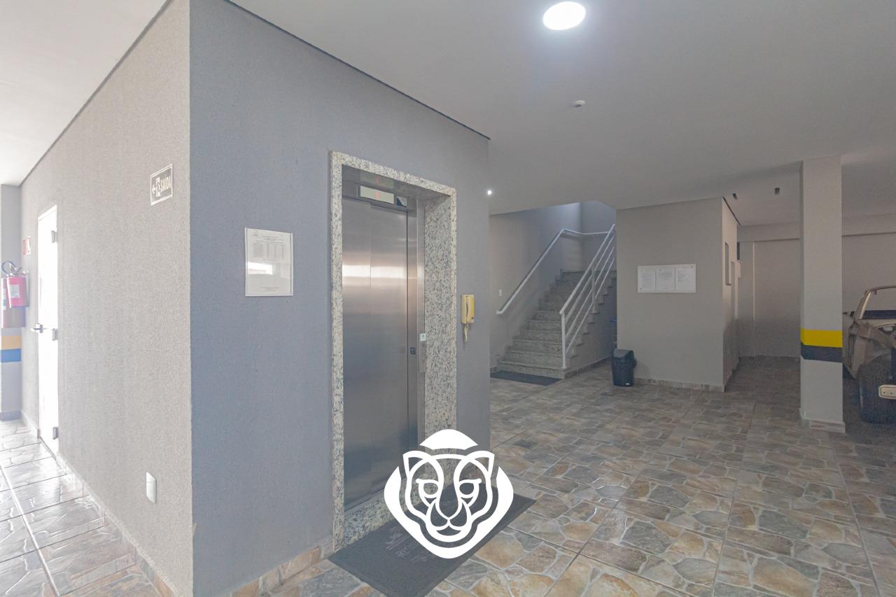 Elevador / Escada de acesso