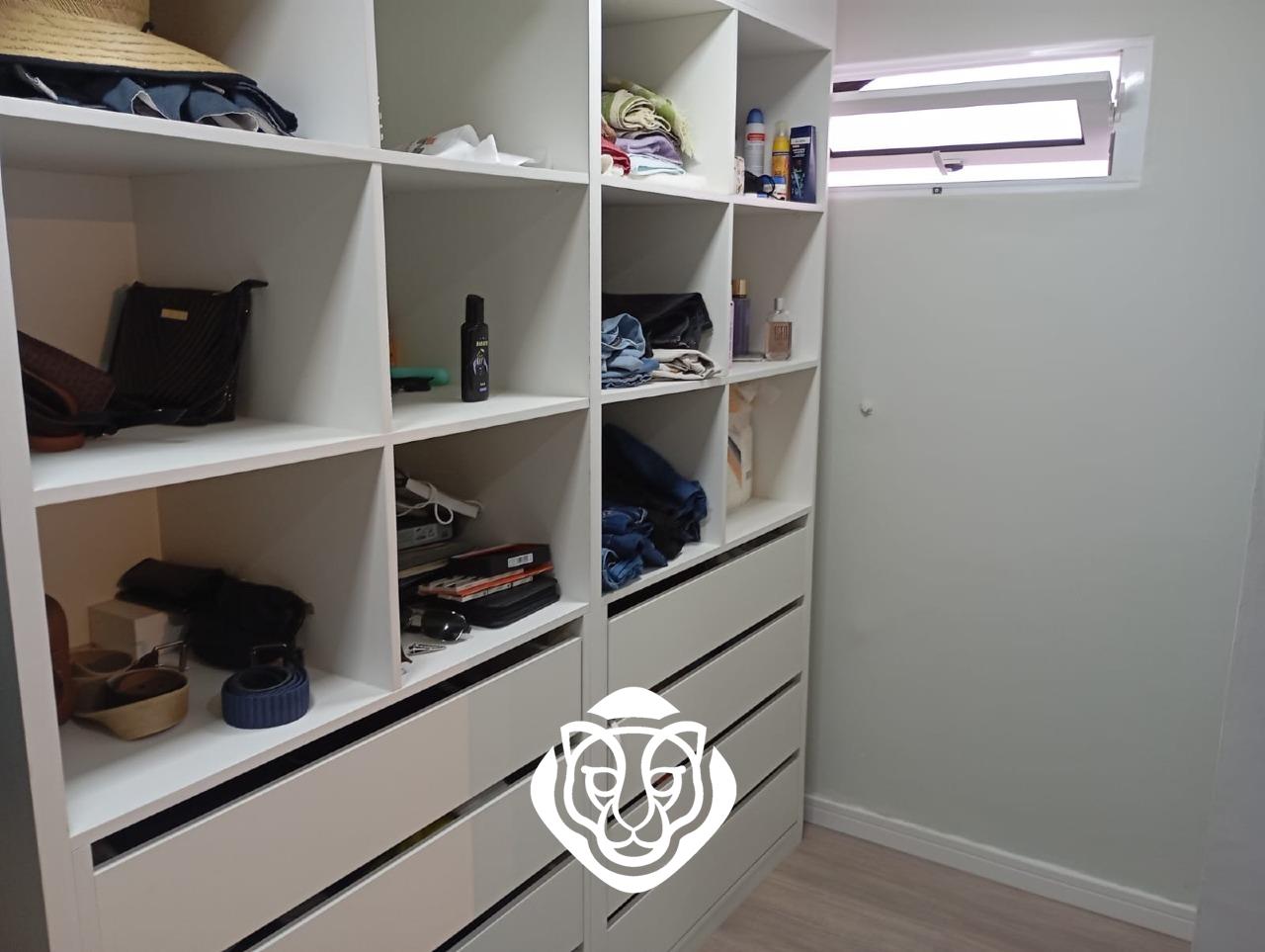 Closet - Dormitório III