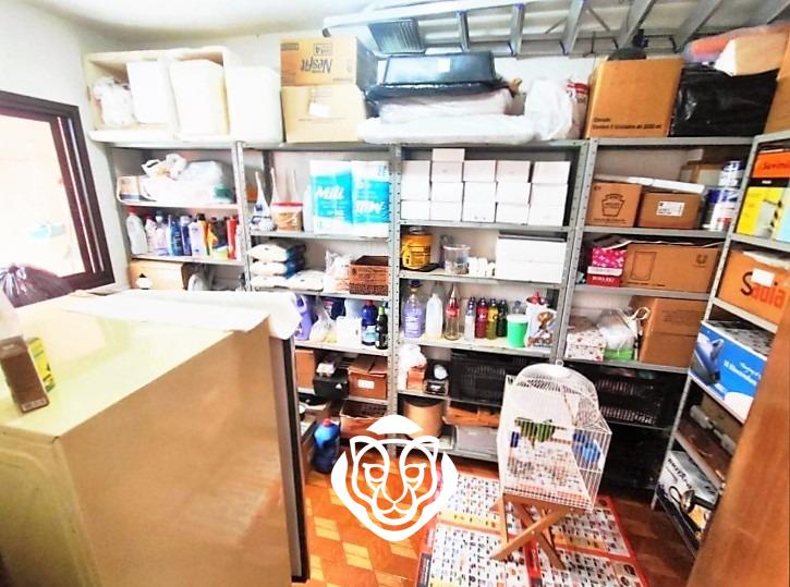 Edicula com banheiro