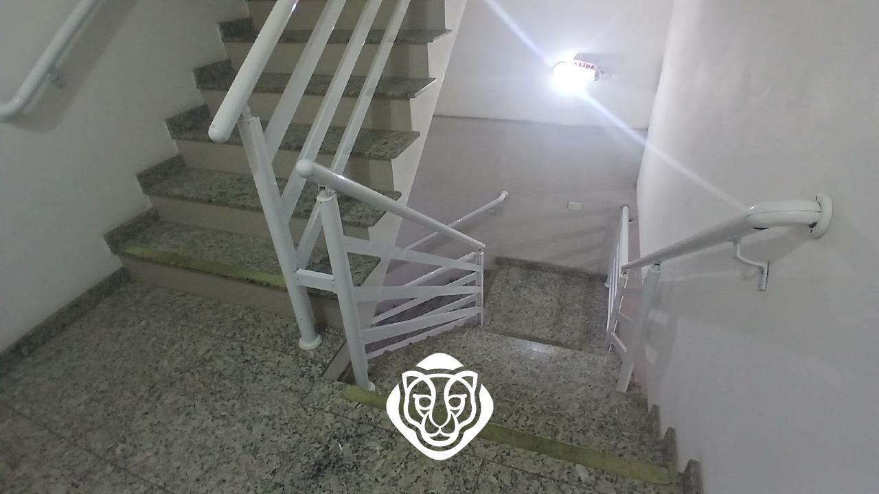 Escadas para o apto
