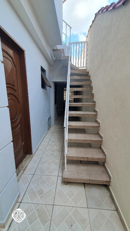 Escada de acesso a varanda