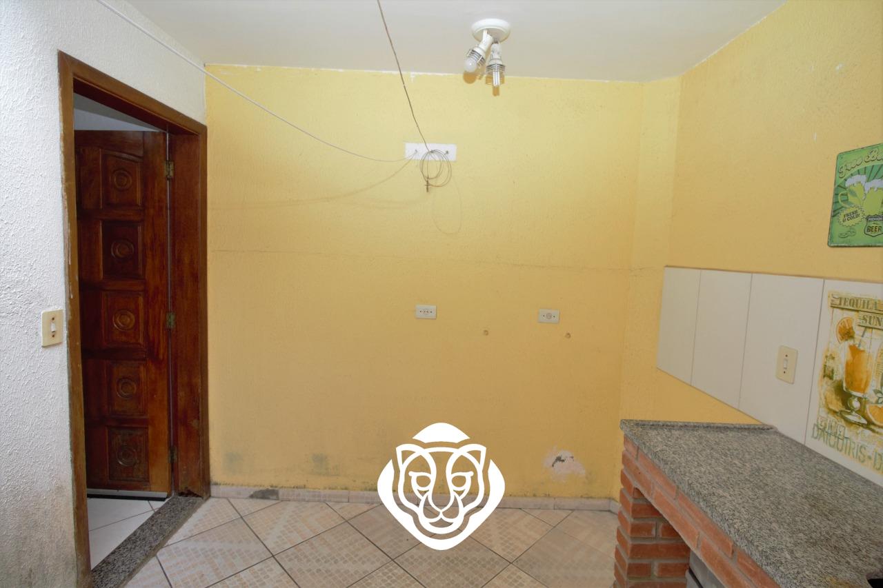 Quintal com churrasqueira 