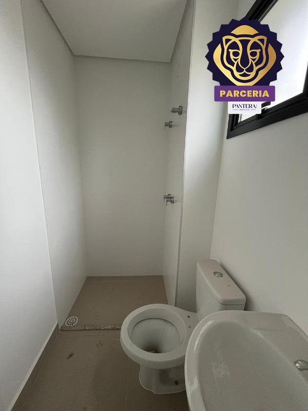 Banheiro de serviço suíte 