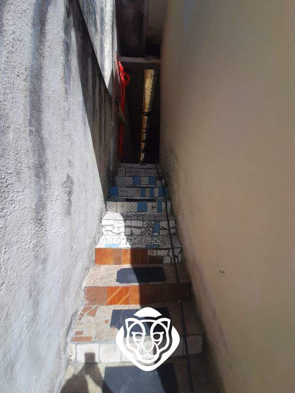 Escada de acesso ao quintal