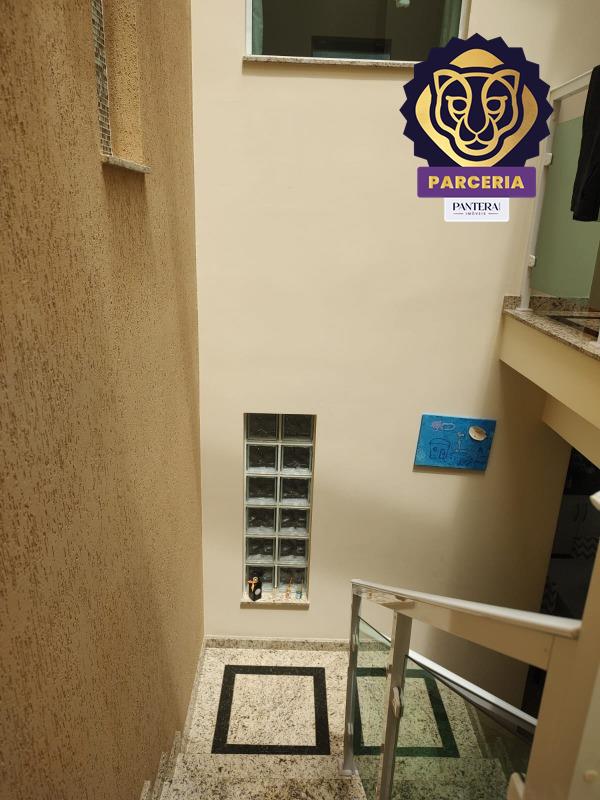 Escada aos Dormitórios