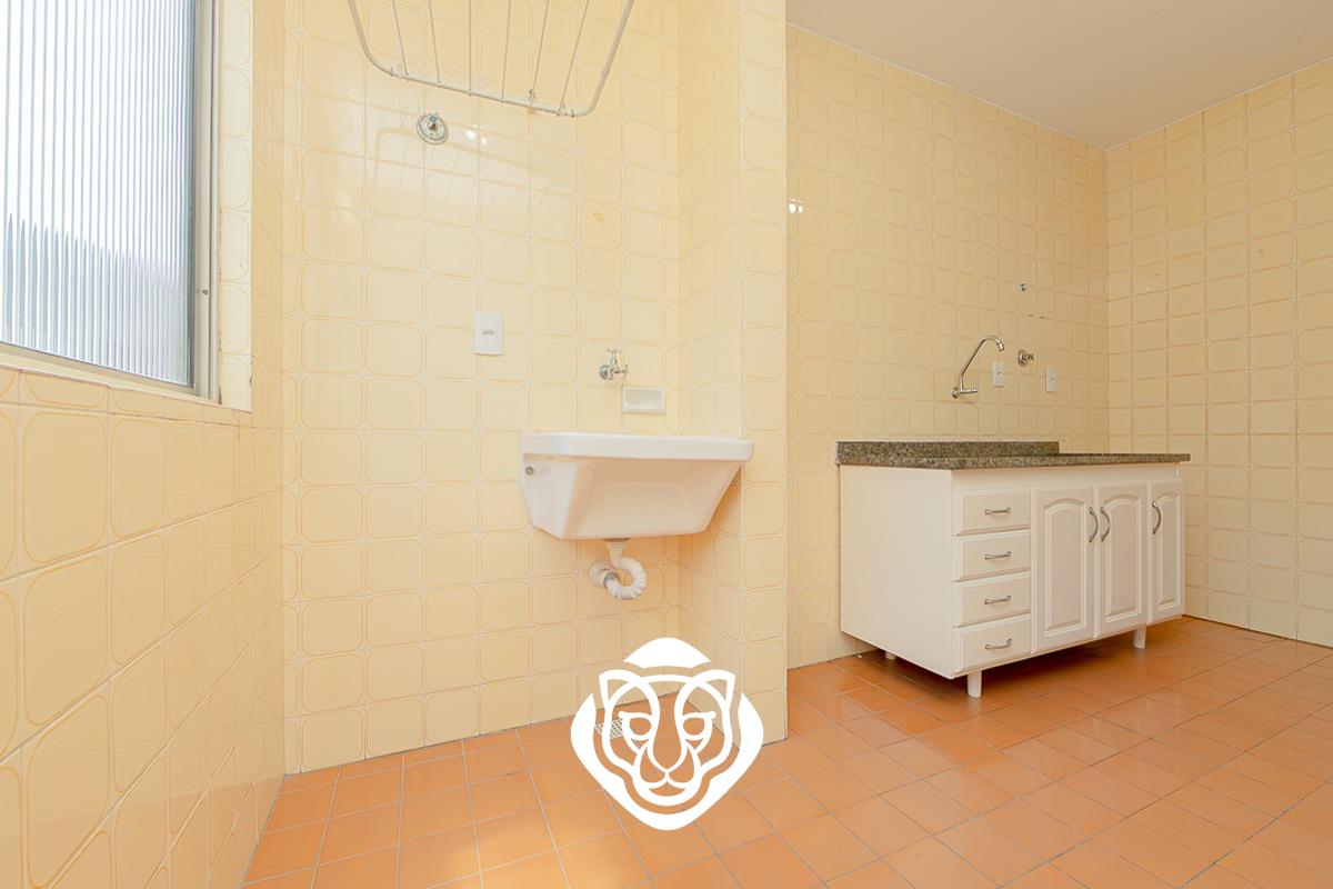 Área de serviço e cozinha