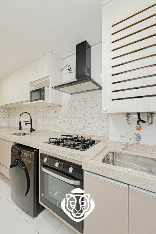 Cozinha e área de serviço