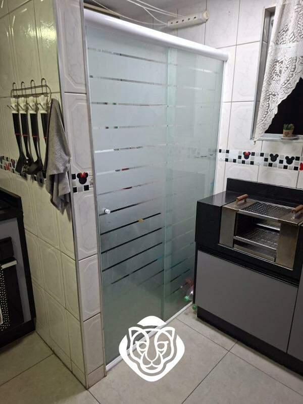 Cozinha e área de serviço