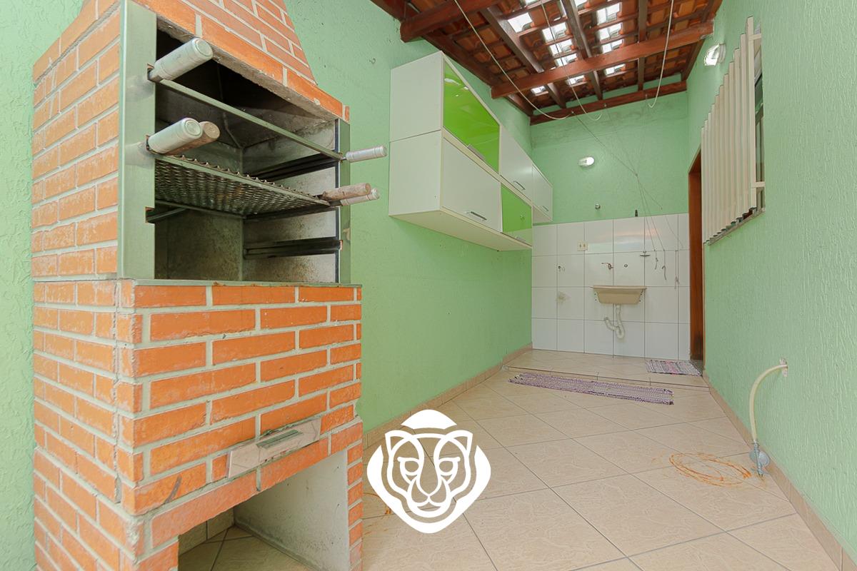 Churrasqueira e área de serviço