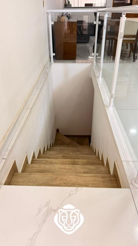 Acesso ao pavimento inferior