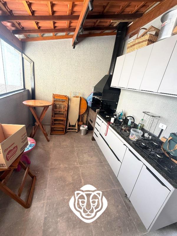 Cobertura com churrasqueira 