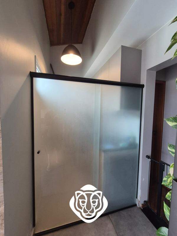Área de serviço e banheiro