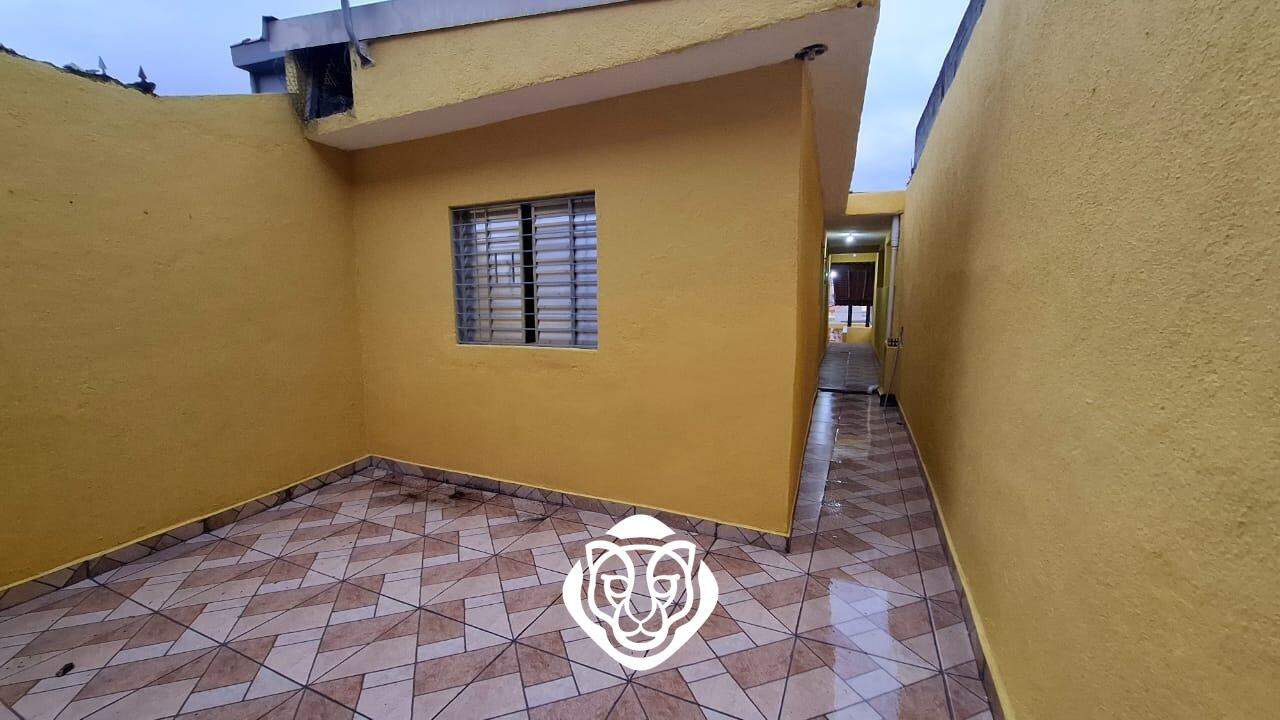 quintal dos fundos