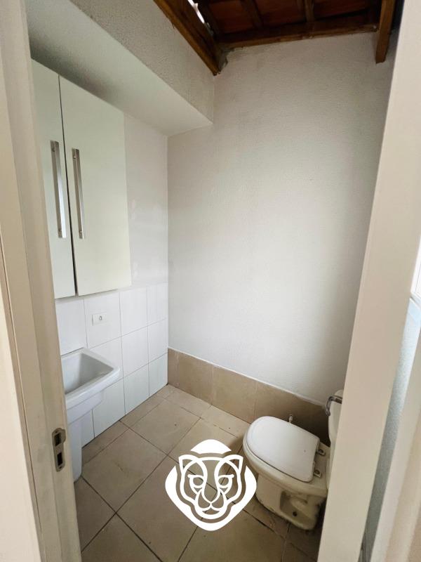 Lavabo e área de serviço