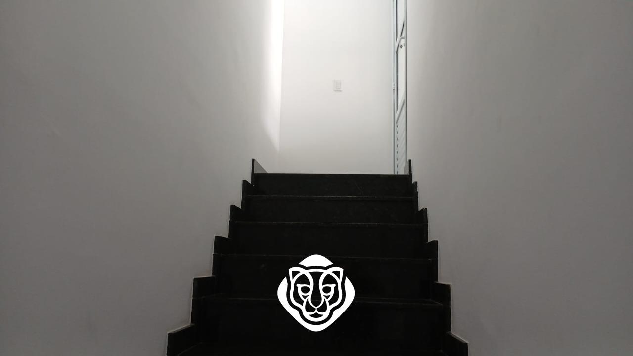 Escada de acesso a cobertura