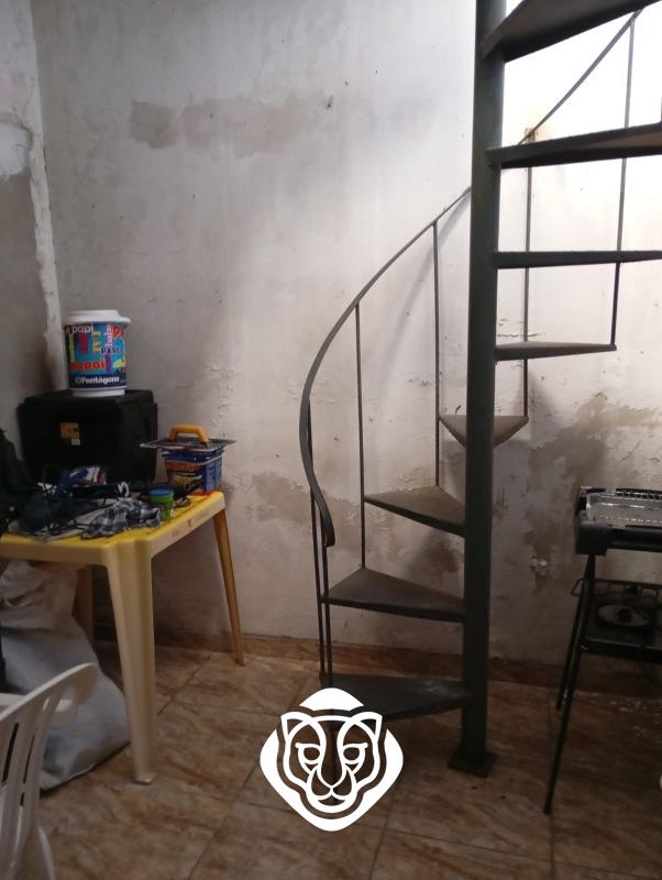 Despejo e escada pro quintal superior