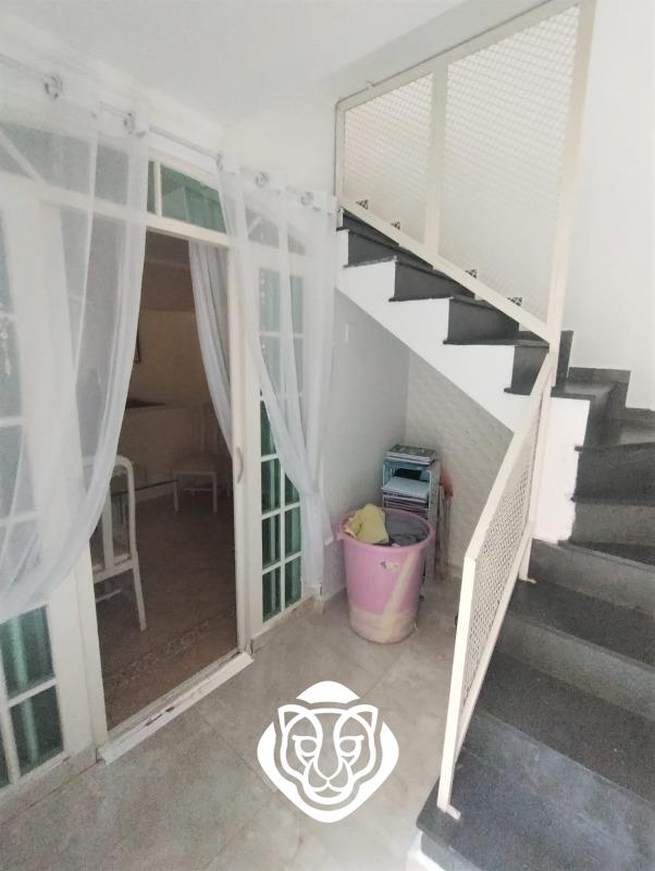 Escada acesso quintal