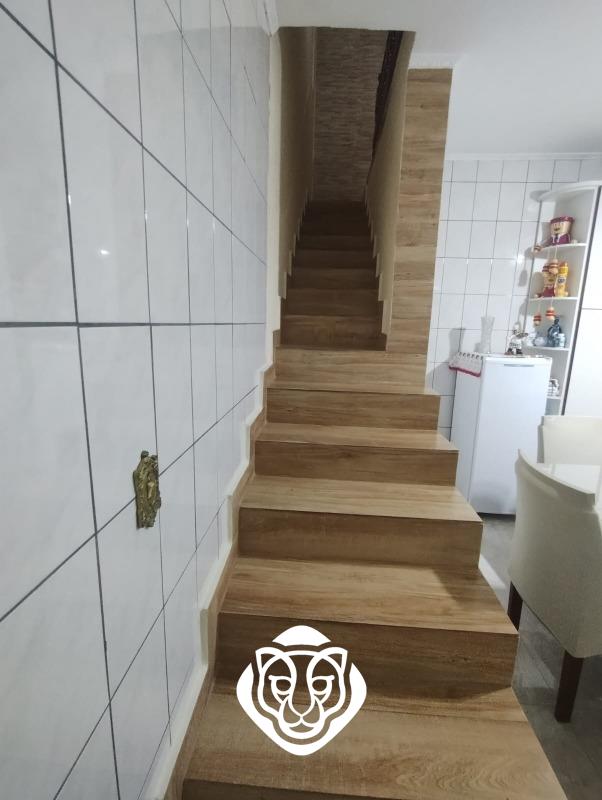 Escada acesso dormitórios