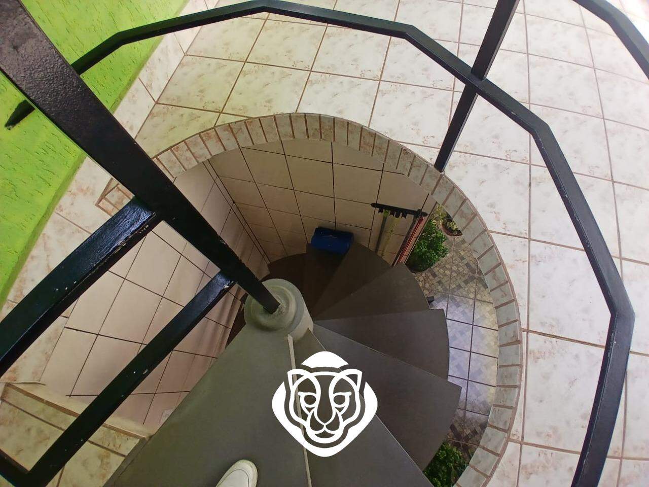 Escadas para área superior externa