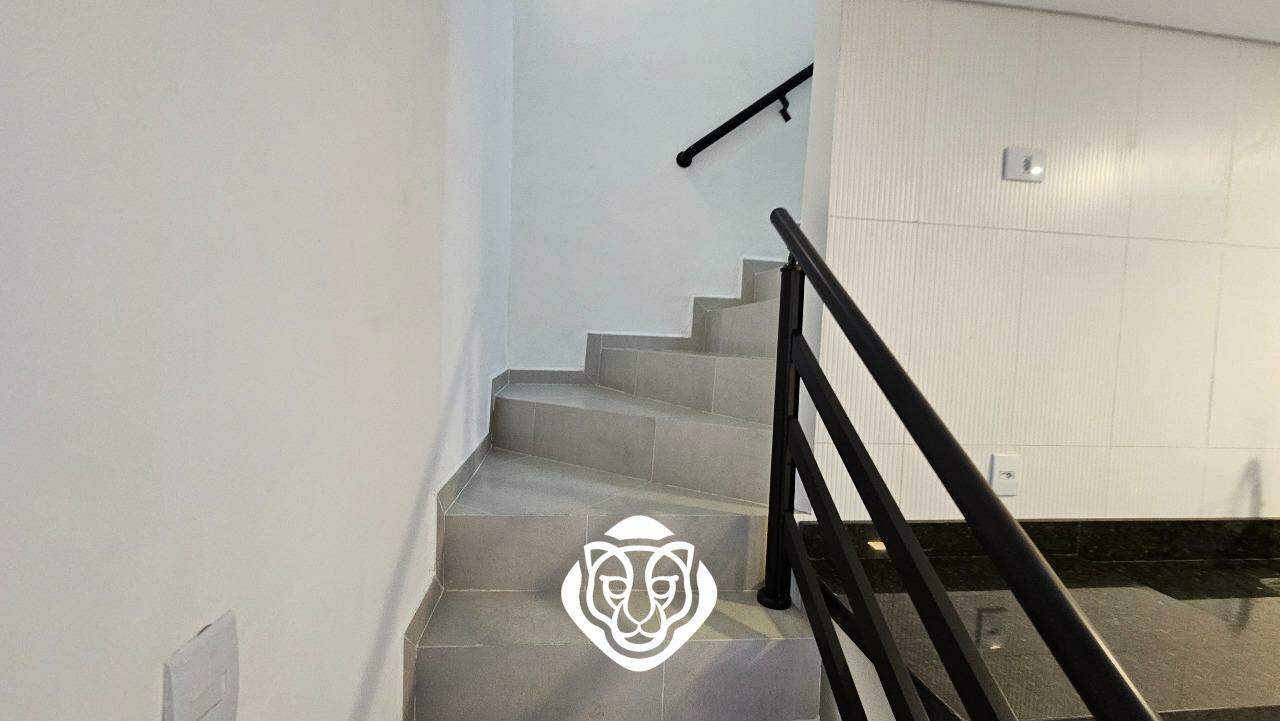Escada acesso interno