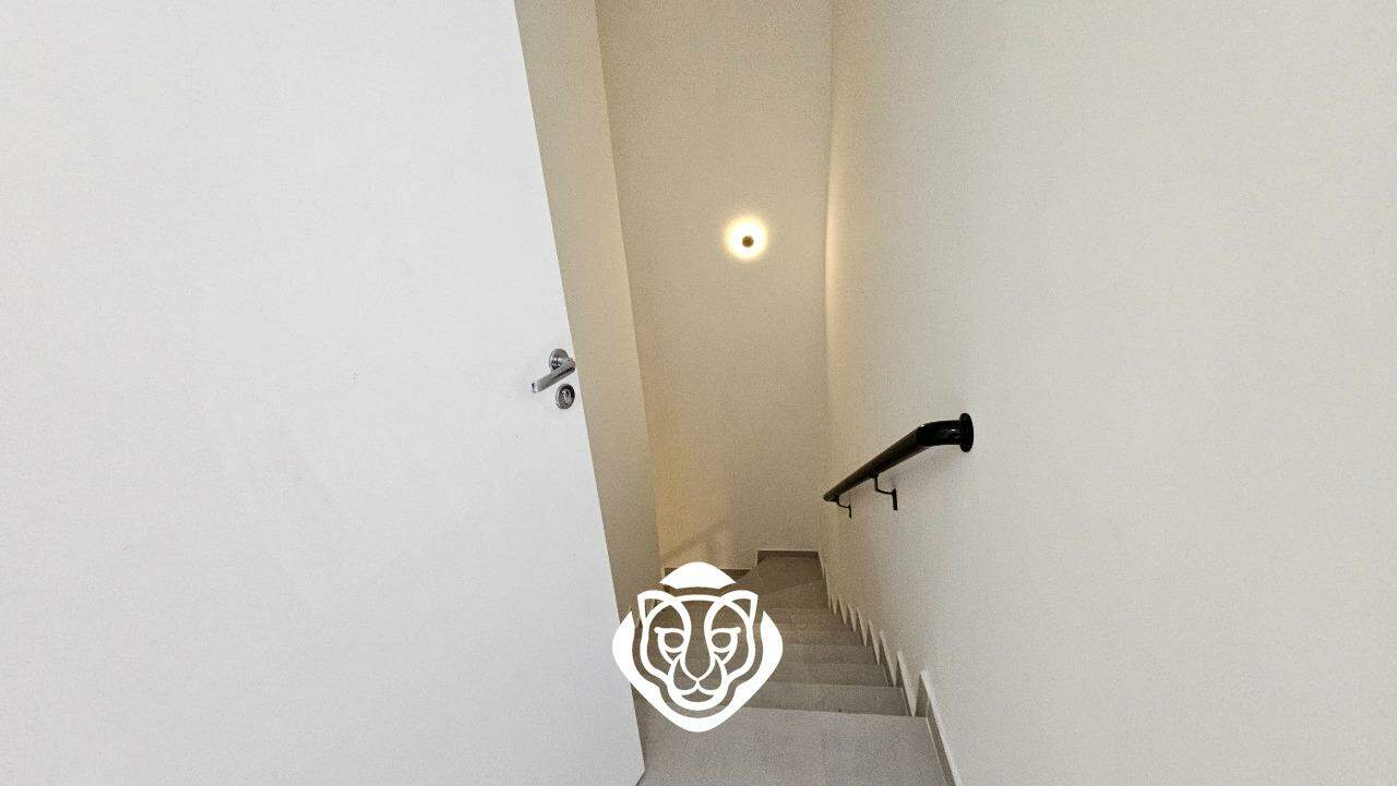 Escada acesso interno