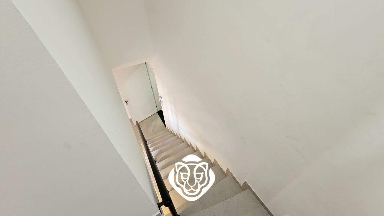 Escada acesso interno
