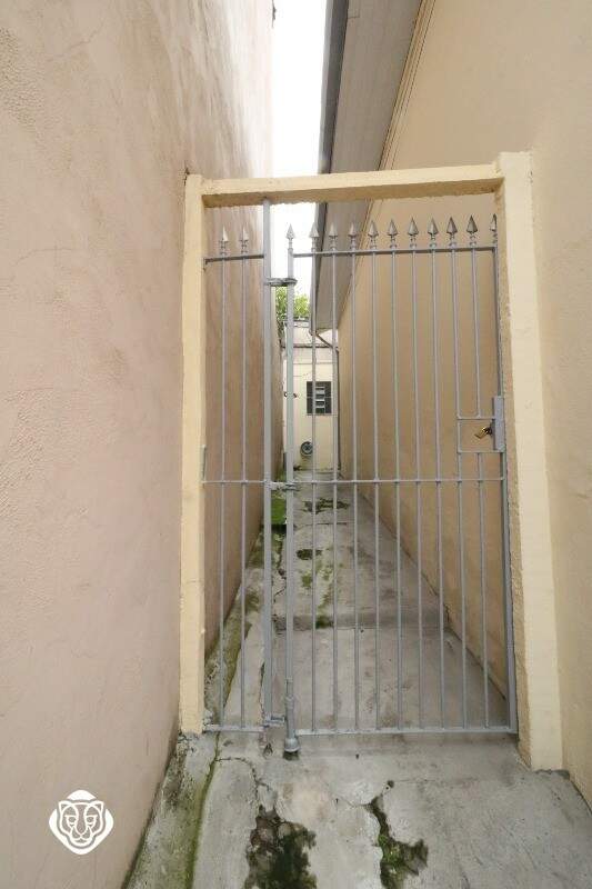 Entrada lateral 