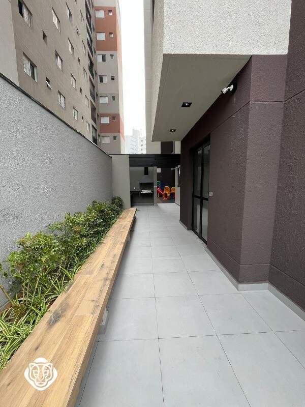 Lateral