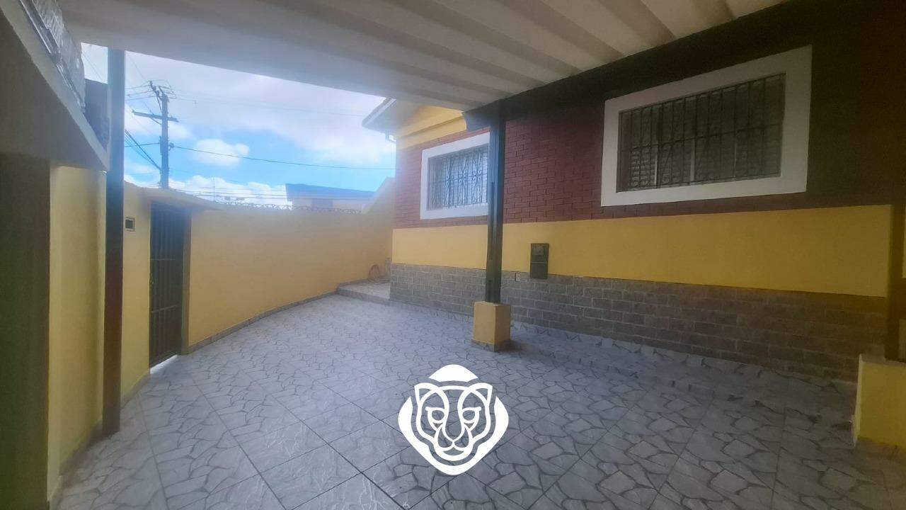 Quintal com 2 vagas