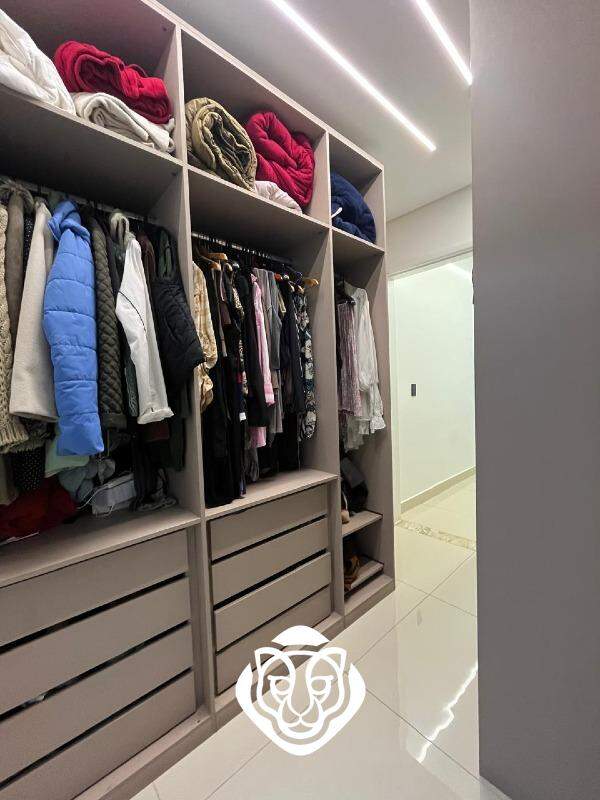 Closet - Dormitório III