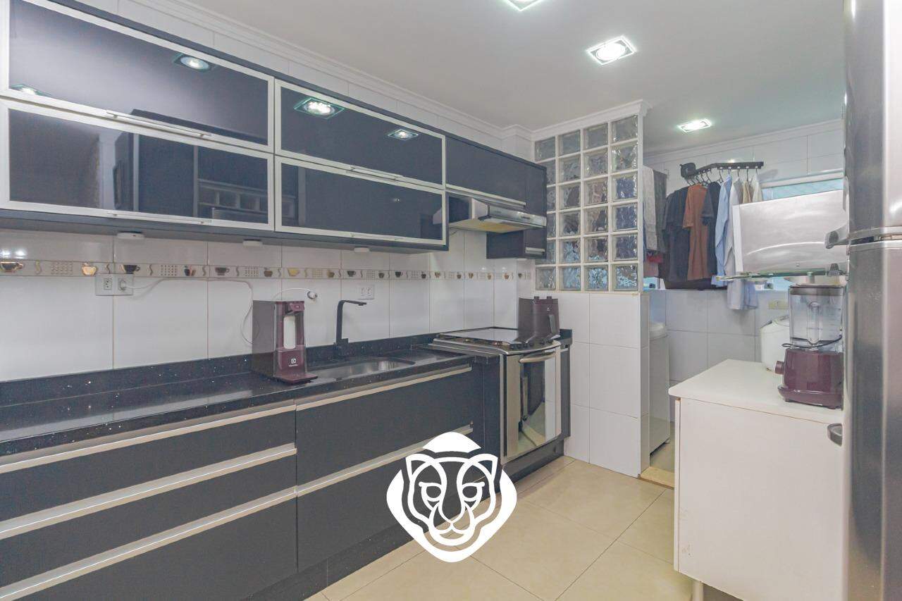 Cozinha  e área de serviço