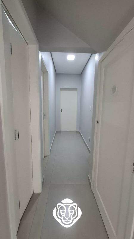 Corredor piso inferior