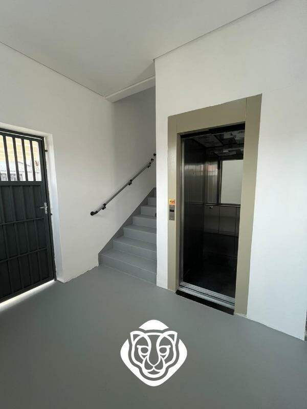 Portão social escada e elevador