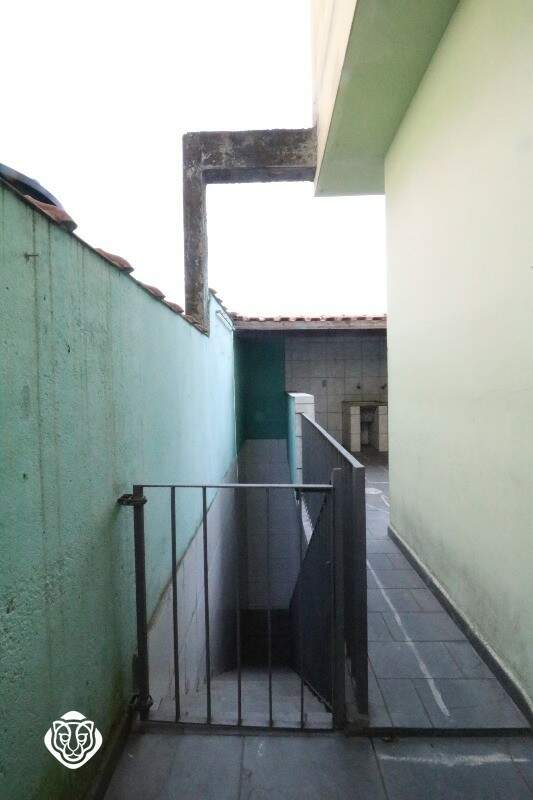 Acesso ao quintal e salão