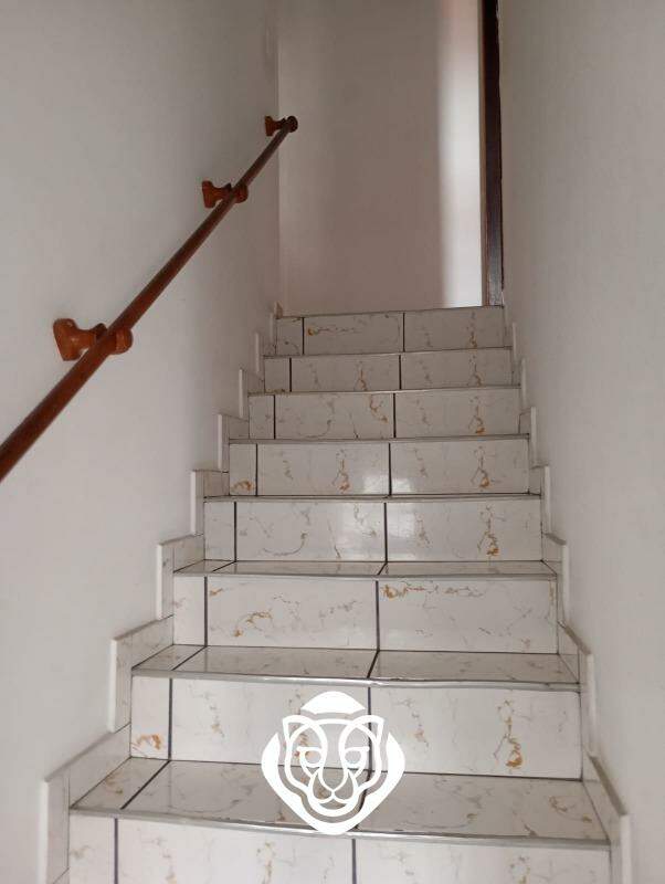 Escada para dormitórios - casa II