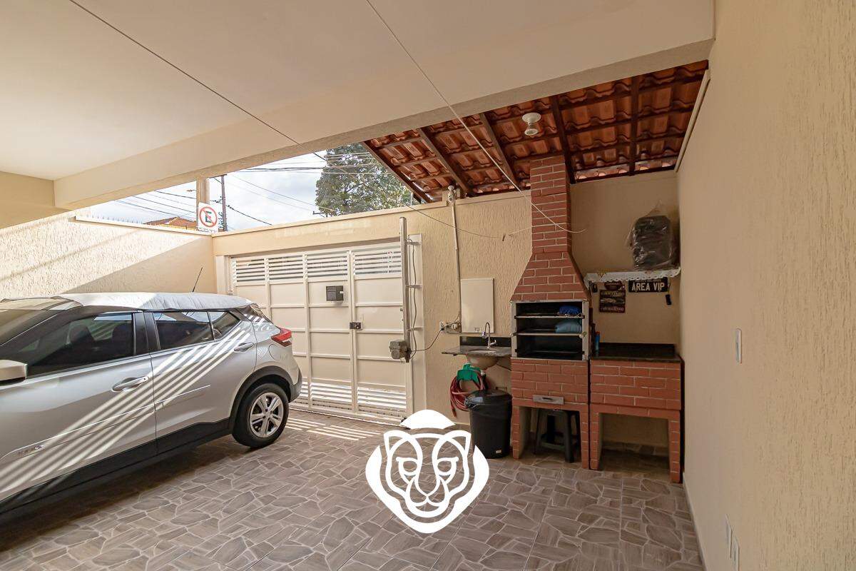 Garagem / Área de churrasqueira