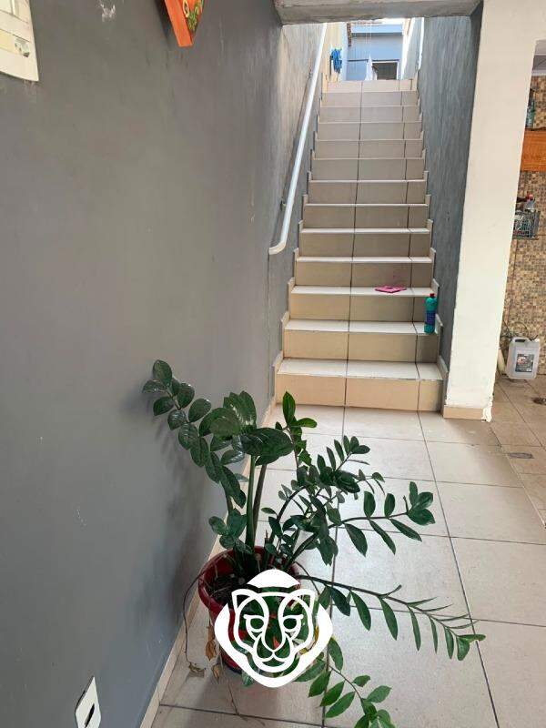 escada garagem ao imóvel