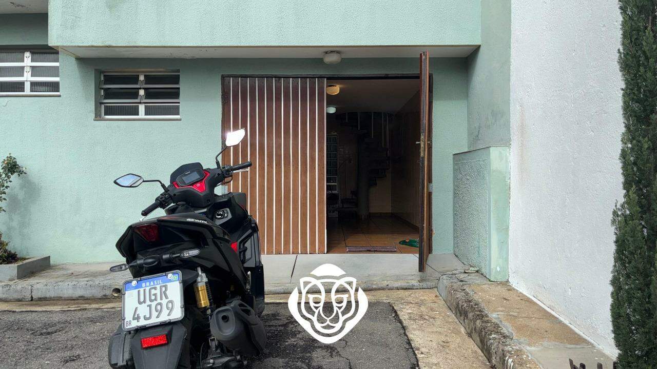 Garagem fundos
