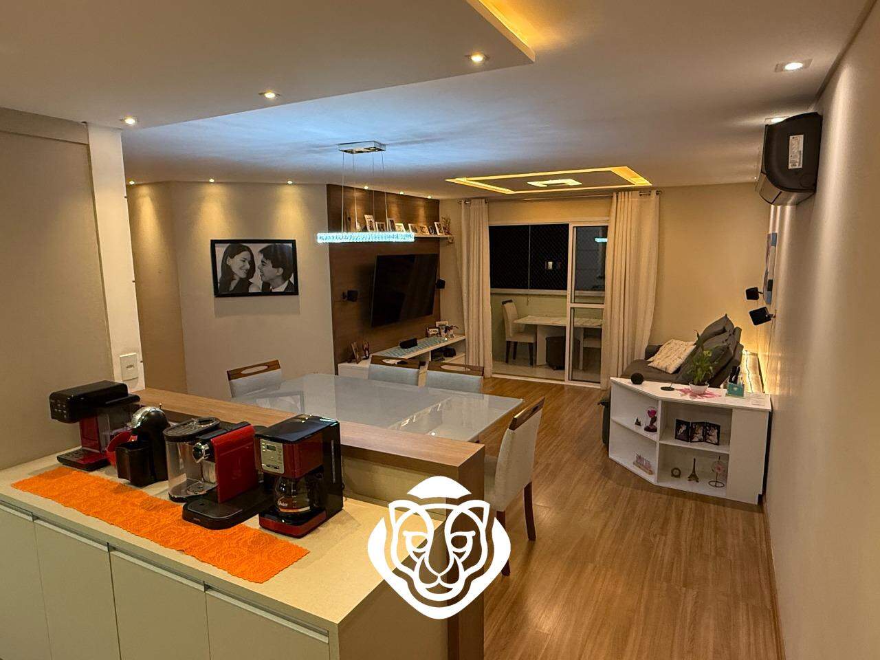 Cozinha e sala de jantar 